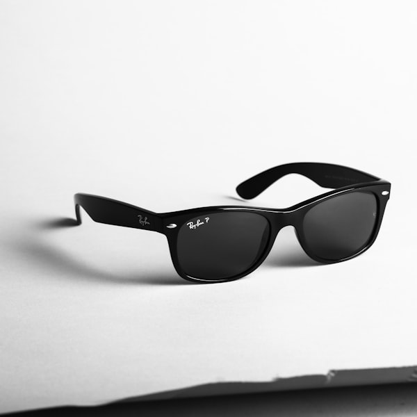 Men's sunglasses, stylish last minute Rakhi gift for brother